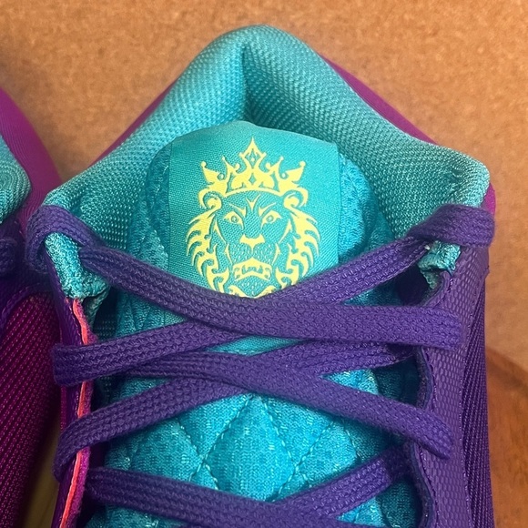 Nike 
Lebron james 
Witness 8
Girls purple
NWOT - Picture 7 of 13